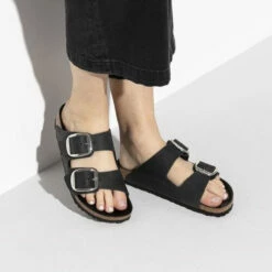 Birkenstock Arizona Oiled Leather Big Buckle 7 Birkenstock Arizona Oiled Leather Big Buckle -UK Shoe Sales 2024 birkenstock oiled leather big buckle black lifestyle 1011075 2 5