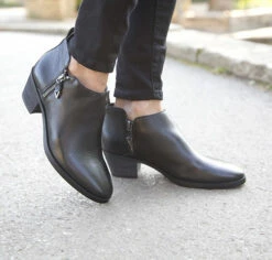 Vionic Vivien Cecily -UK Shoe Sales 2024 bourton on the water vionic vivian cecily black 5