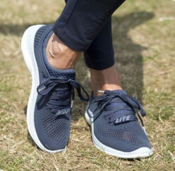 Crocs LiteRide 360 Pacer W -UK Shoe Sales 2024 crocs literide 360 pacer navygreywhite 07 5