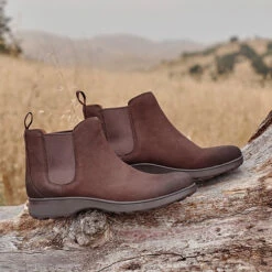 Vionic Redwood Evergreen Boot -UK Shoe Sales 2024 f23 day4 stills evergreen chocolate i7327l1201 0009