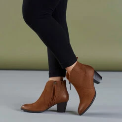 Vionic Upright Raina -UK Shoe Sales 2024 raina on foot