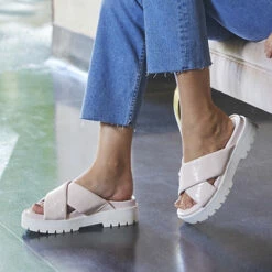 Vionic Onyx Vesta -UK Shoe Sales 2024 spring 2022 vesta peony lifestyle.2 6