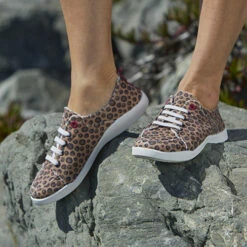 Vionic Venice Pismo Bubbles 7 Vionic Venice Pismo Bubbles -UK Shoe Sales 2024 ss22 pismo macaroon bubbles on foot 4 8